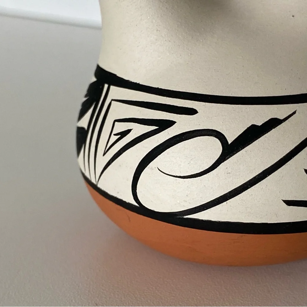 Pueblo Wedding Vase Small Signed Native American 3 inches tall Pottery EUC